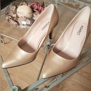 Soft Gold Pumps -Size 8 Heels